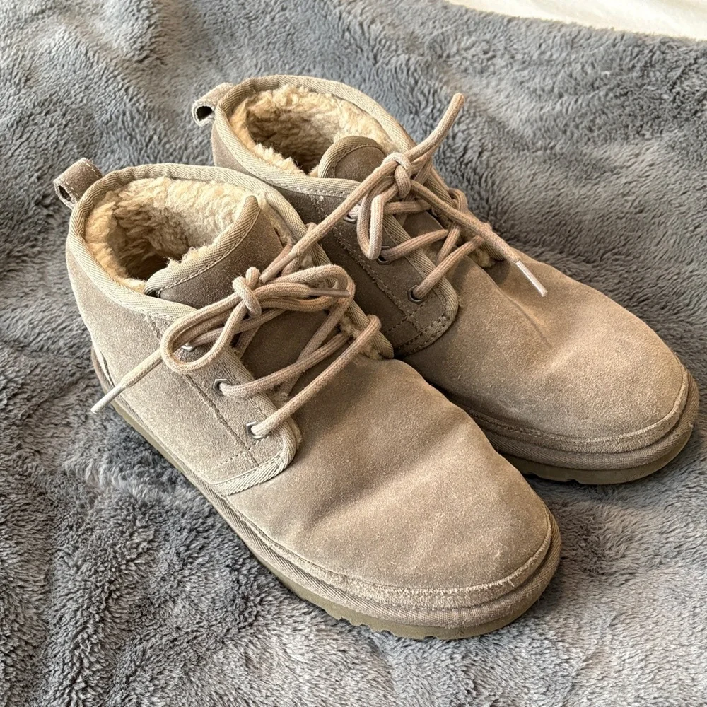 EUC Men’s Ugg Neumel Boots Taupe Suede Size 7